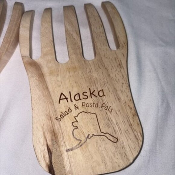 WOOD SALAD HANDS ( NEW ) - Picture 2 of 3